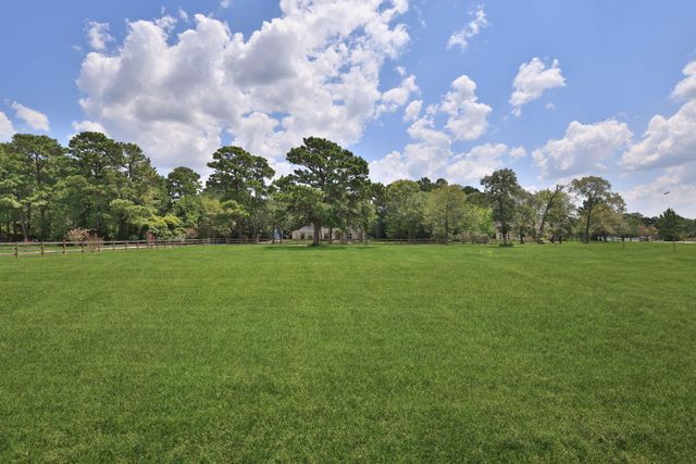 32010 Park Meadow Pass, Magnolia, TX 77355