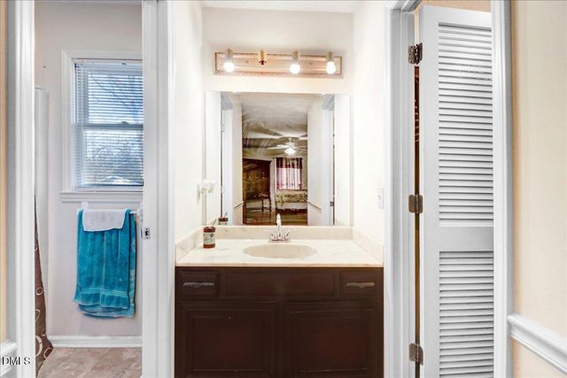 5020 S Carolina 96, Four Oaks, NC 27524