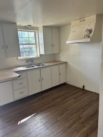 2811 N Irving Street, San Angelo, TX 76903