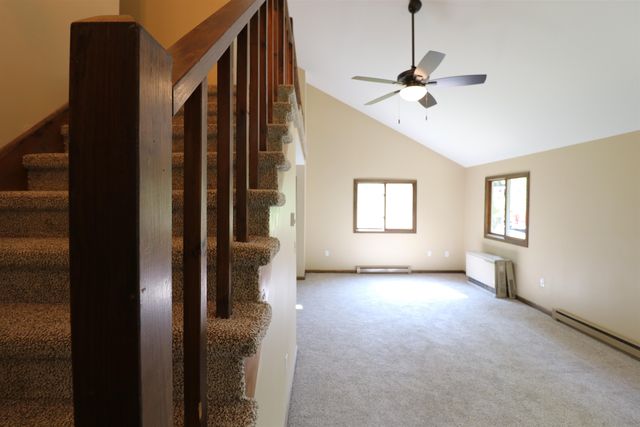 28 Manchester Drive, Lebanon, NH 03766