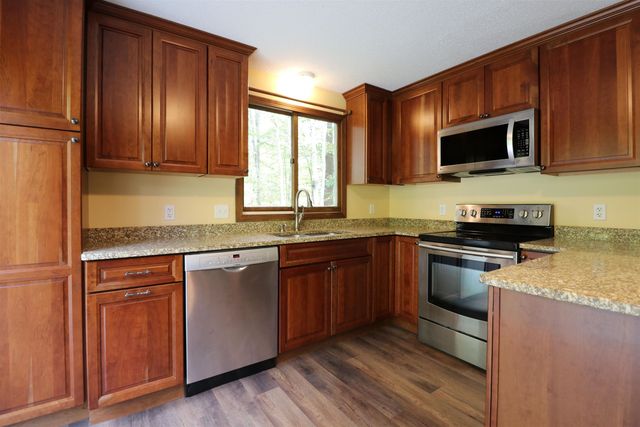 28 Manchester Drive, Lebanon, NH 03766