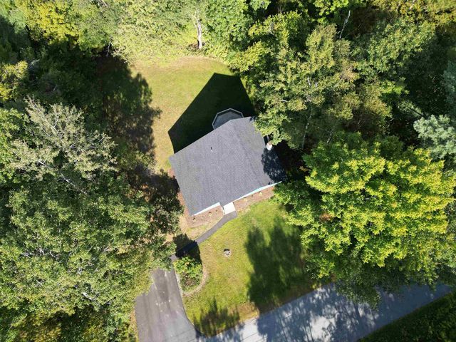 28 Manchester Drive, Lebanon, NH 03766