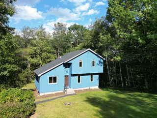 28 Manchester Drive, Lebanon, NH 03766