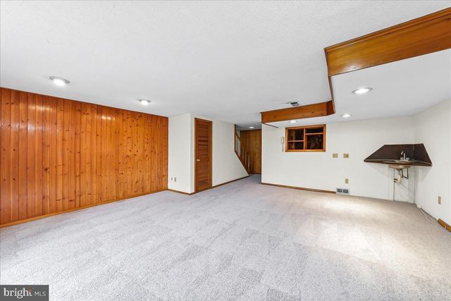 183 BISHOP DR, Aston, PA 19014