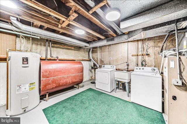 183 BISHOP DR, Aston, PA 19014