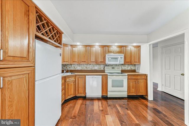 183 BISHOP DR, Aston, PA 19014