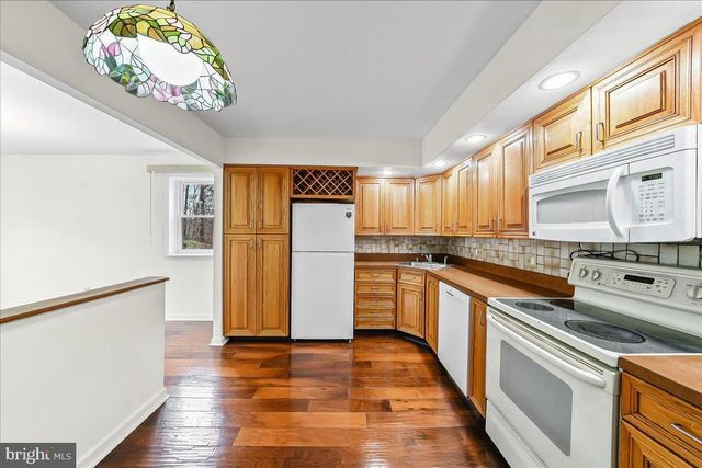 183 BISHOP DR, Aston, PA 19014