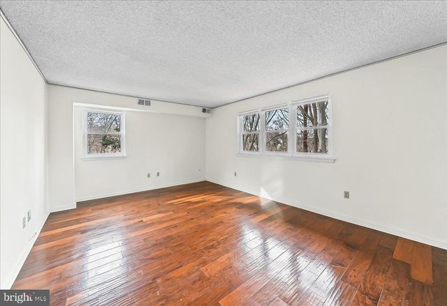 183 BISHOP DR, Aston, PA 19014