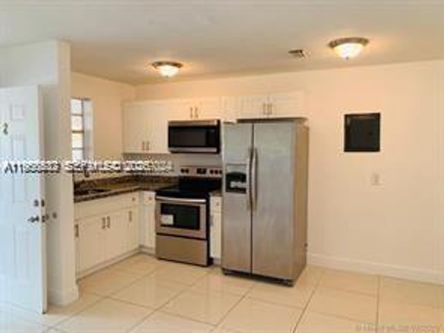5 NE 16th Ct, Fort Lauderdale, FL 33305