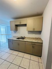 5 NE 16th Ct, Fort Lauderdale, FL 33305