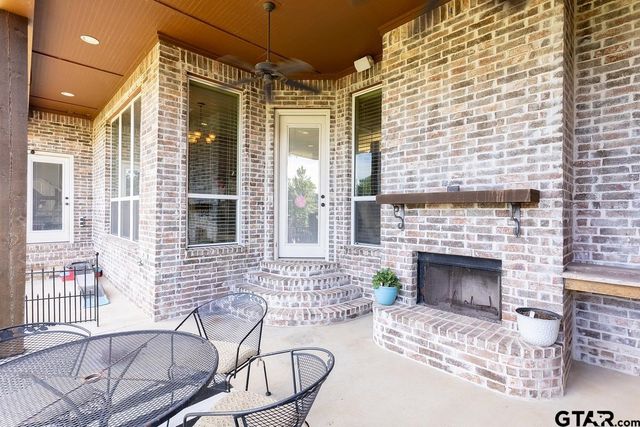 521 Susie St, Chandler, TX 75758