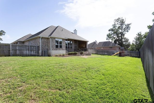 521 Susie St, Chandler, TX 75758