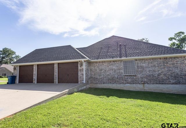 521 Susie St, Chandler, TX 75758