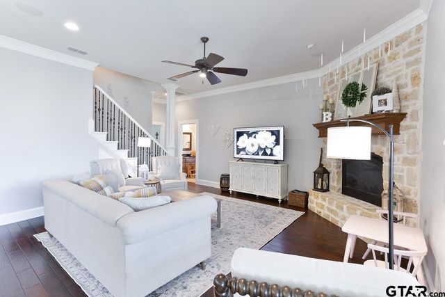 521 Susie St, Chandler, TX 75758