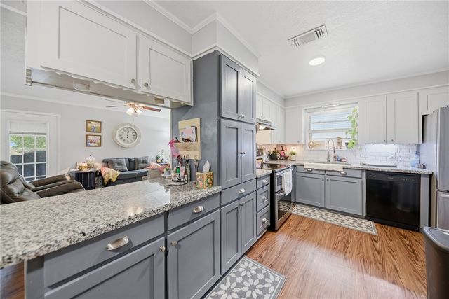 908 Pine Drive, Caldwell, TX 77836