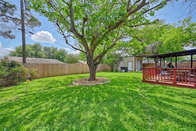 908 Pine Drive, Caldwell, TX 77836