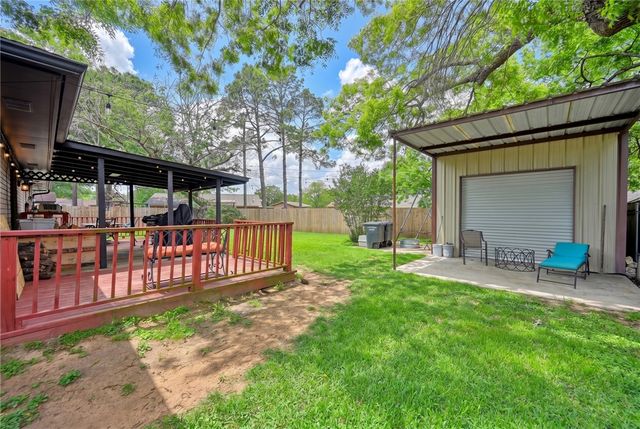 908 Pine Drive, Caldwell, TX 77836