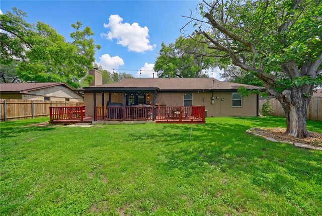 908 Pine Drive, Caldwell, TX 77836