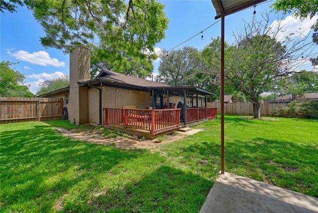 908 Pine Drive, Caldwell, TX 77836