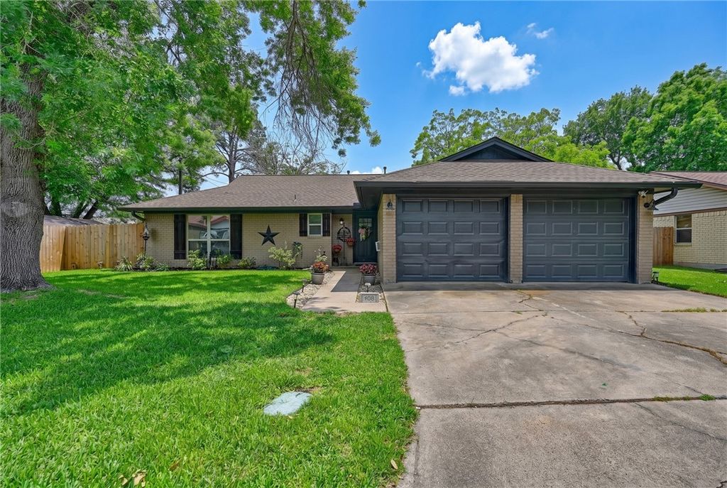 908 Pine Drive, Caldwell, TX 77836 — photo 2