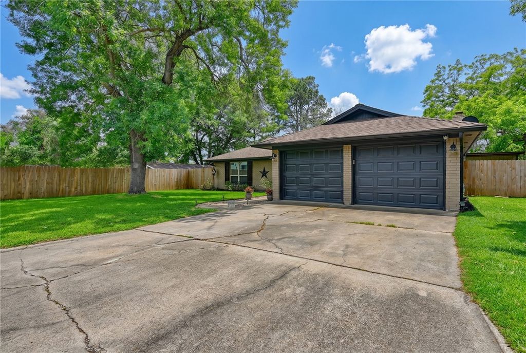 908 Pine Drive, Caldwell, TX 77836 — photo 4
