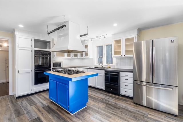 330 Hay Rd, Eastham, MA 02642