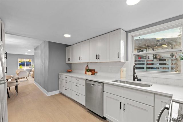 3221 Suncrest Avenue, St Louis, MO 63114