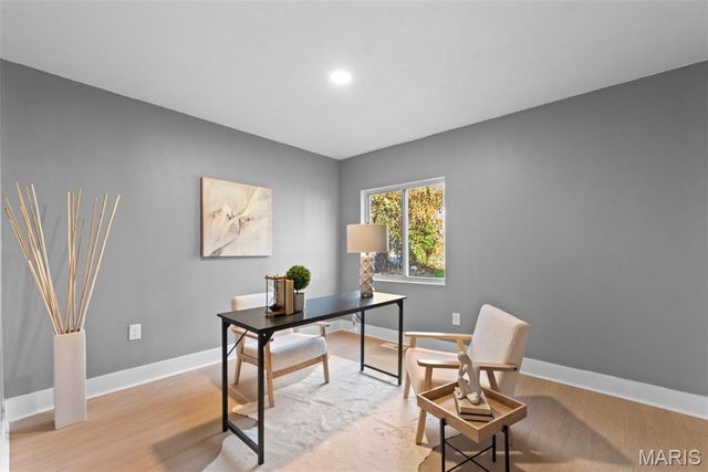 3221 Suncrest Avenue, St Louis, MO 63114