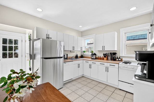 23 Packard Ave, Somerville, MA 02144