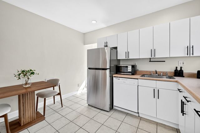 23 Packard Ave, Somerville, MA 02144