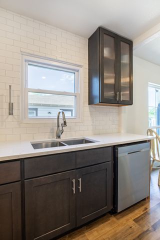 1239 Whitaker Avenue, Dallas, TX 75216