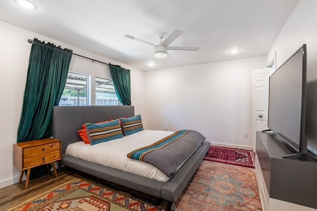 1239 Whitaker Avenue, Dallas, TX 75216