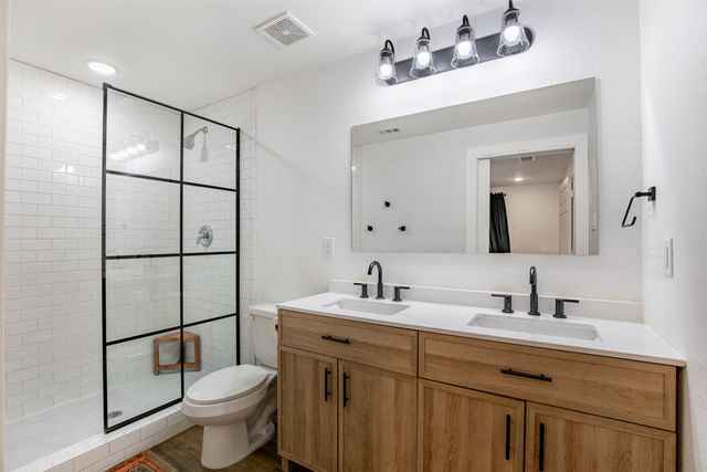 1239 Whitaker Avenue, Dallas, TX 75216