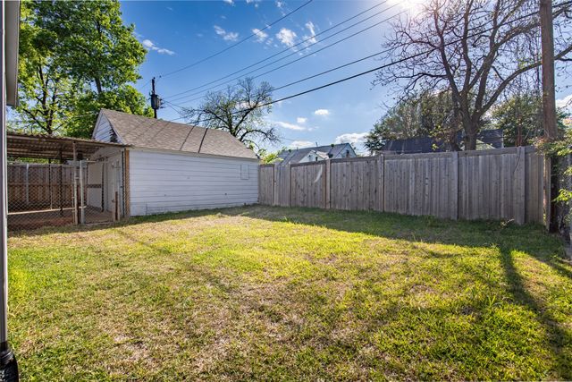 1239 Whitaker Avenue, Dallas, TX 75216