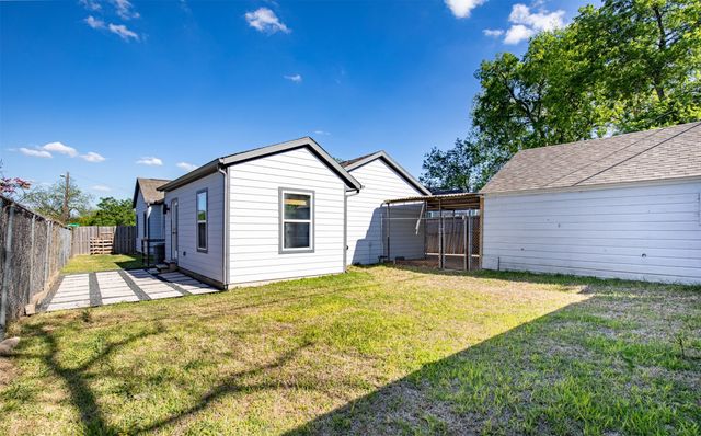 1239 Whitaker Avenue, Dallas, TX 75216