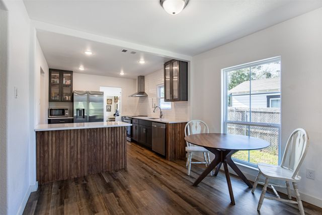 1239 Whitaker Avenue, Dallas, TX 75216