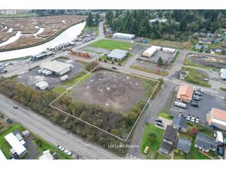 S 5th St, Coos Bay, OR 97420