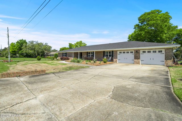 138 Queens Circle, Panama City, FL 32405