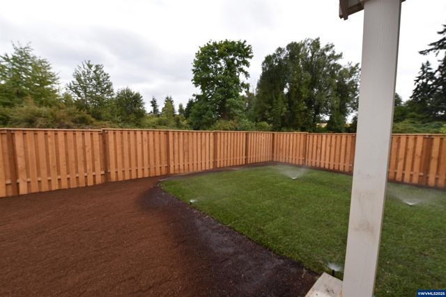 845 Oakleaf Wy, Silverton, OR 97381