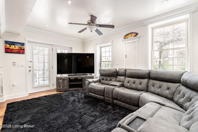 11124 Blade Crest Way, Louisville, KY 40291