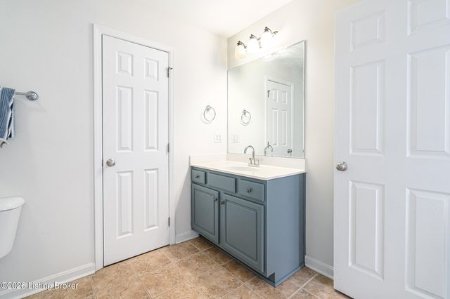 11124 Blade Crest Way, Louisville, KY 40291