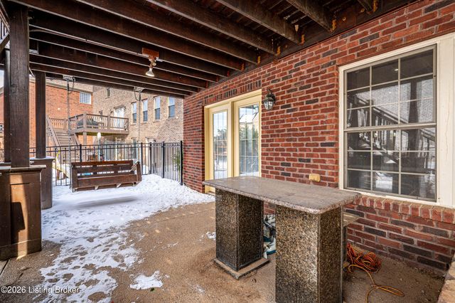 11124 Blade Crest Way, Louisville, KY 40291