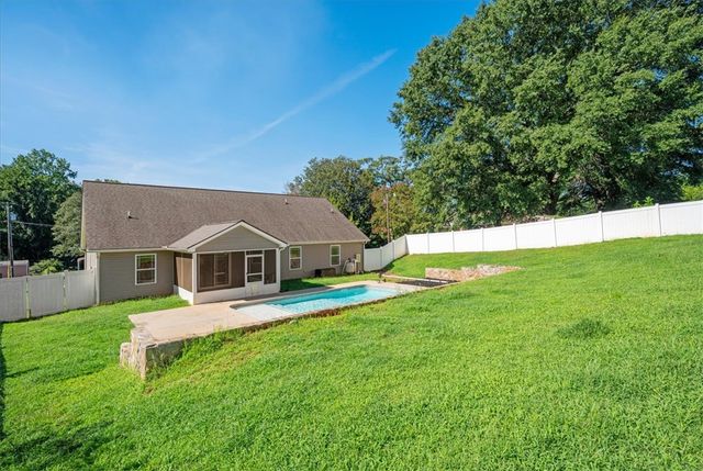 176 Coleman Road, Wellford, SC 29385