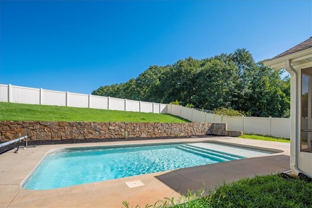 176 Coleman Road, Wellford, SC 29385