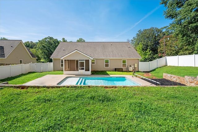 176 Coleman Road, Wellford, SC 29385