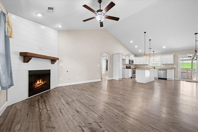 176 Coleman Road, Wellford, SC 29385