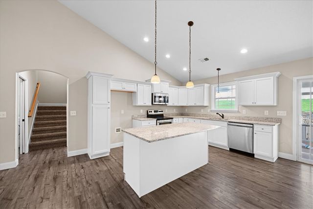 176 Coleman Road, Wellford, SC 29385