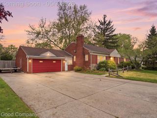 19706 Old Homestead Drive, Harper Woods, MI 48225
