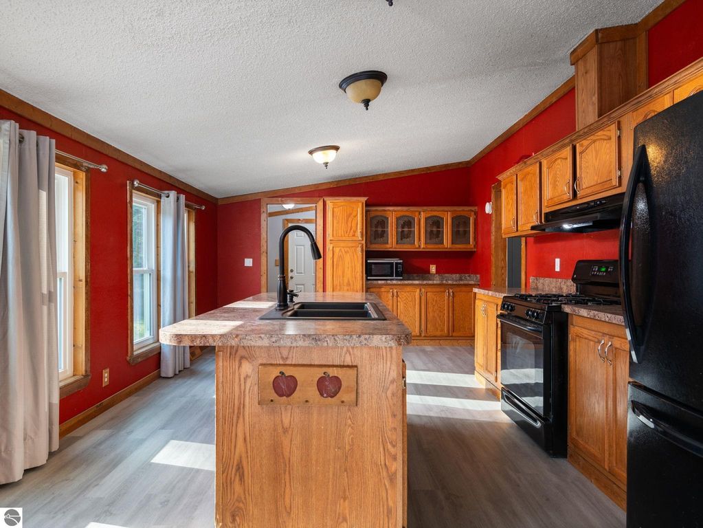 Image 9 of property listing at 5765 Lund Road, Sw, Fife Lake, MI 49633