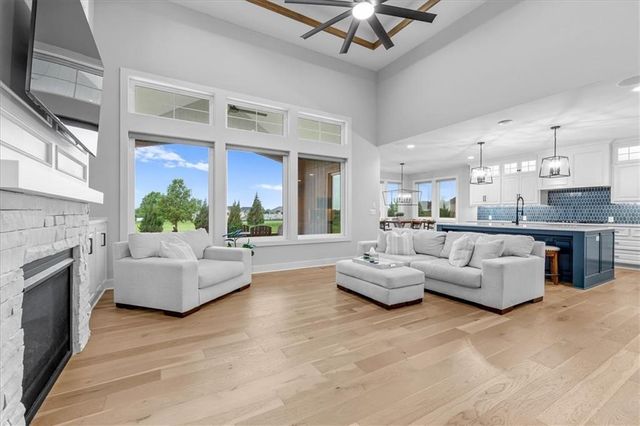 4380 Aspen Drive, Basehor, KS 66007